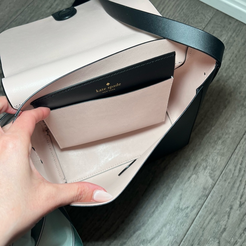 ♠️ kate Spade Black Leather Crossbody - Picture 6 of 7